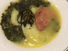 雪菜肉丝汤米粉-翠华餐厅
