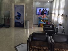 -茂菊口腔连锁(浦东南路店)