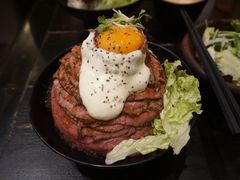 生鸡蛋牛肉丼-Red Rock(原宿店)