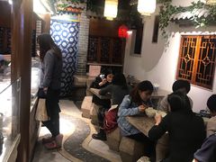 等位区-七宝老街汤团(上海世纪汇广场店)