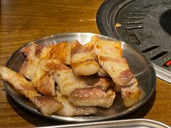 厚切猪肉-·缸桶屋·韩式牛肋条自助烤肉(西湖D11店)