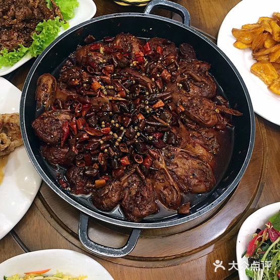 香辣鸭头王(全国连锁梅河总店)