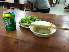 老虎菜-宝瑞门钉肉饼店