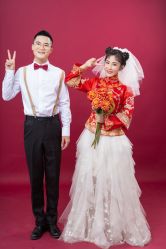 -现代经典婚纱摄影