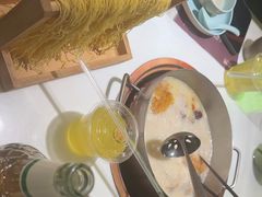 -洪氏嗨捞·猪肚鸡火锅(阳光天地店)