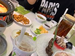 -洪氏嗨捞·广东猪肚鸡·椰子鸡火锅(西咸万象城店)
