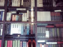 -钟书阁(松江泰晤士小镇店)