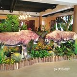 这家咖啡厅非洲风情草坪遛娃