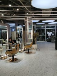 -PE SALON 
