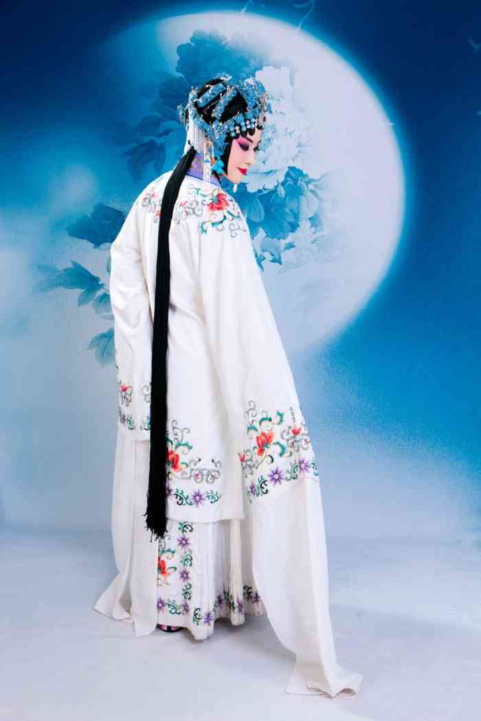 青衣梦京剧摄影工作室-"今天真正的体验了一把京剧照的拍摄过程,不.