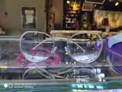 -臻美视爵眼镜·明月·依视路·蔡司折扣店(广渠门店)