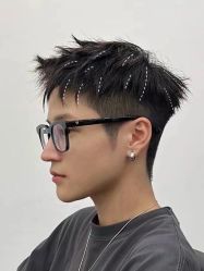 -一家只做男发烫染的店