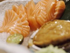 三文鱼刺身-小句号·精致料理(江南环球港店)
