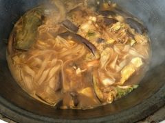 -粘豆包柴火铁锅炖