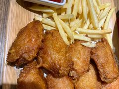 鸡翅薯条-叶派龙虾•招牌香辣蟹·海鲜(中海国际店)