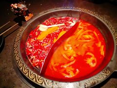 特色鸳鸯番茄锅-锅说大脸毛肚重庆老火锅(佐阾店)