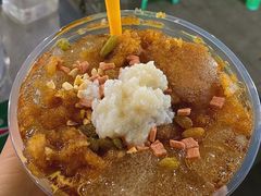 门口的招牌手工气泡冰粉-渝味黄姐火锅(黄泥村店)