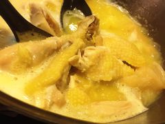 -鲜入围煮花胶鸡海鲜火锅