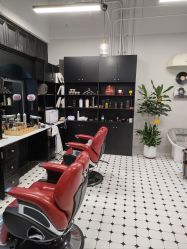 -老男孩男士理容馆·理发·烫染·修面