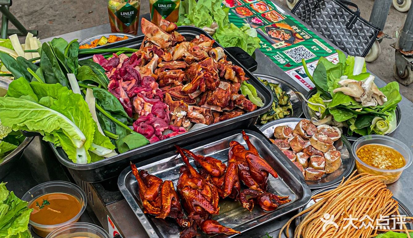 郑州西郊露天大排档 小顿羊肉不要太有感 觉!!