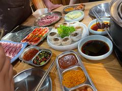 -汉城烤肉·黑金冠(华山路店)