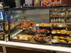面包甜点陈列柜-巴黎贝甜(常德路店)