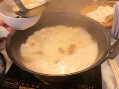 -鲜入围煮花胶鸡海鲜火锅