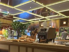 -大中华希尔顿酒店-念自助餐·嗨啤·小龙虾