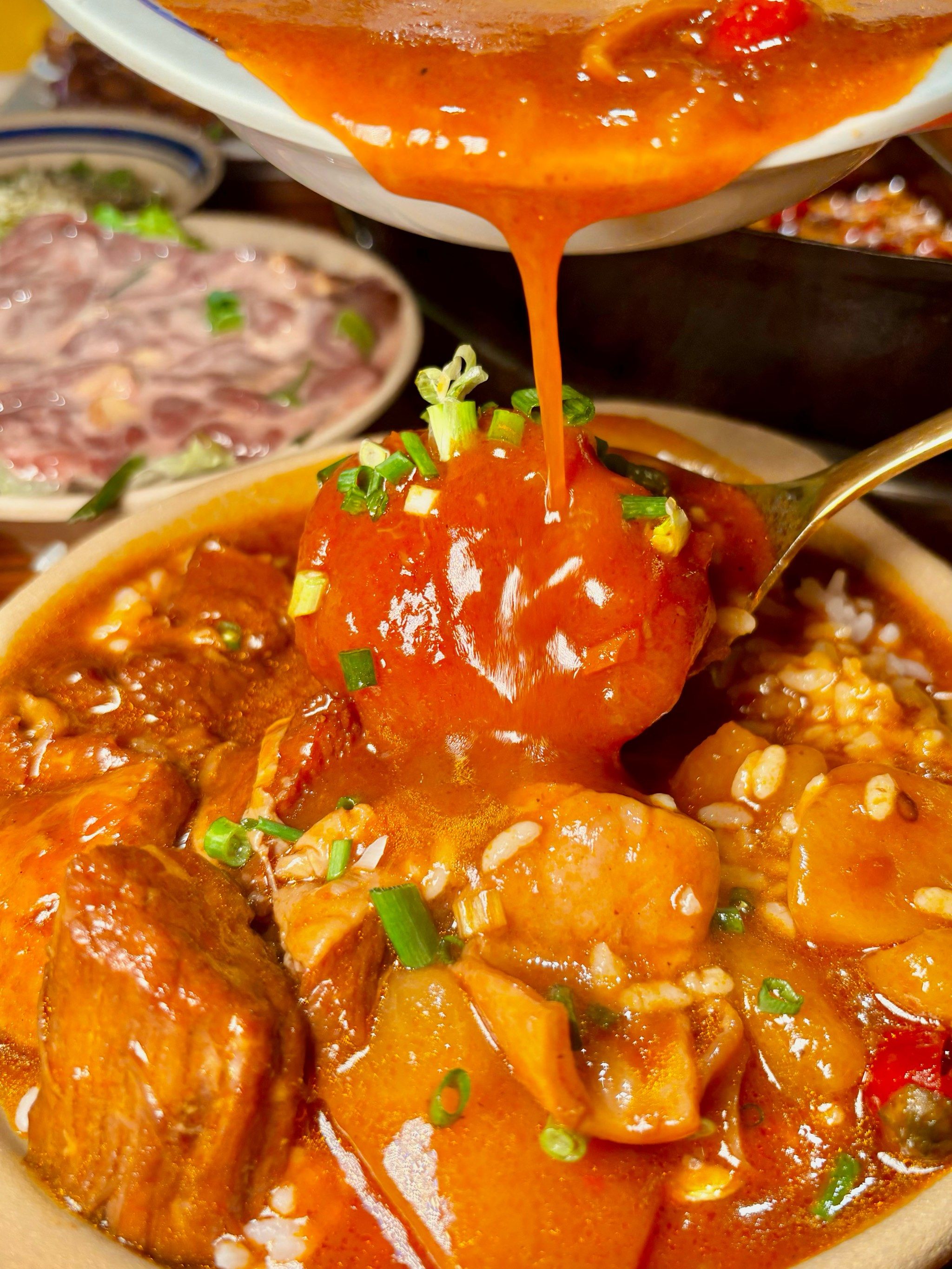 为了这碗番茄牛腩盖饭,一周吃了三次火锅!