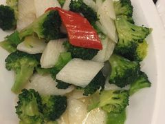 -牧场烧烤餐饮广场