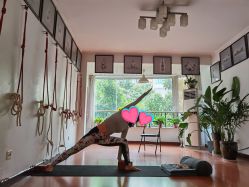 -成都阿难陀艾扬格瑜伽中心