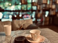 -LEO CAFE
