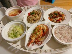 -童谣里医疗级月子中心(独栋湖景店)