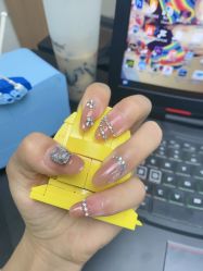 -UGIRL有个美甲