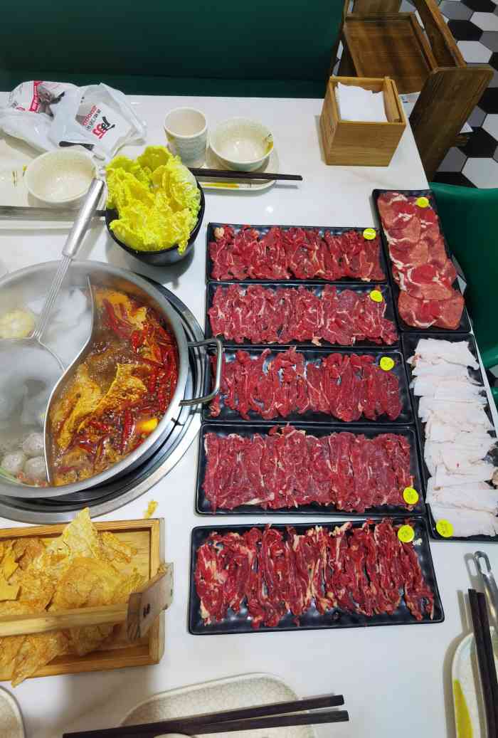 潮记鲜牛·新派鲜牛肉火锅(雄楚1号店)