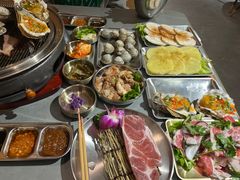 -围炉肉舍•炭烤活鳗•丹东海鲜烤肉(步行街店)