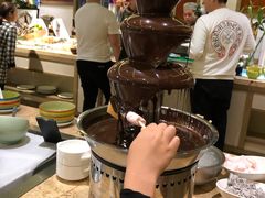 -大中华希尔顿酒店-念自助餐·嗨啤·小龙虾