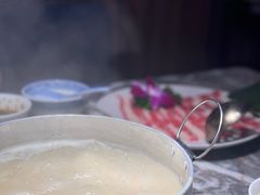 -禄婶鸡煲·打边炉