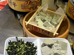 -龍歌自助小火锅(市南金茂湾店)