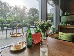 靠窗位-甜阿姨·天台花园私房菜(万松园店)
