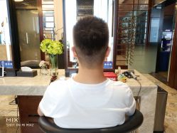 -AKOZO Beauty Salon