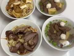 -松树干拌面店
