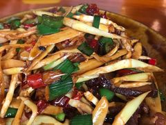 春笋腊肉-苗湘食府(十年店)