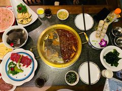 -小天鹅火锅·一线江景洪鼎旗舰店(洪崖洞店)