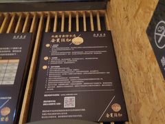 -新华里咖啡书吧(新华书店小寨店)