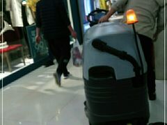 -鸿通城购物中心