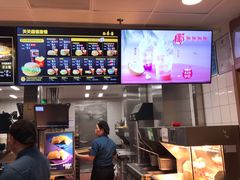 -麦当劳(轻轨曹杨路店)
