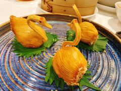 栗茸天鹅酥-白天鹅宾馆-宏图府餐厅