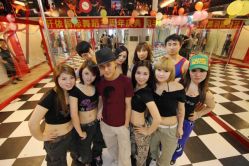 合影-轩依钢管舞