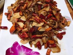 -老滇山寨•云南特色菜•地方菜•民族风情歌舞表演(金碧店)